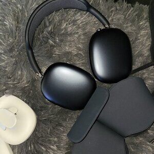 Apple Airpod max headphones Bluetooth